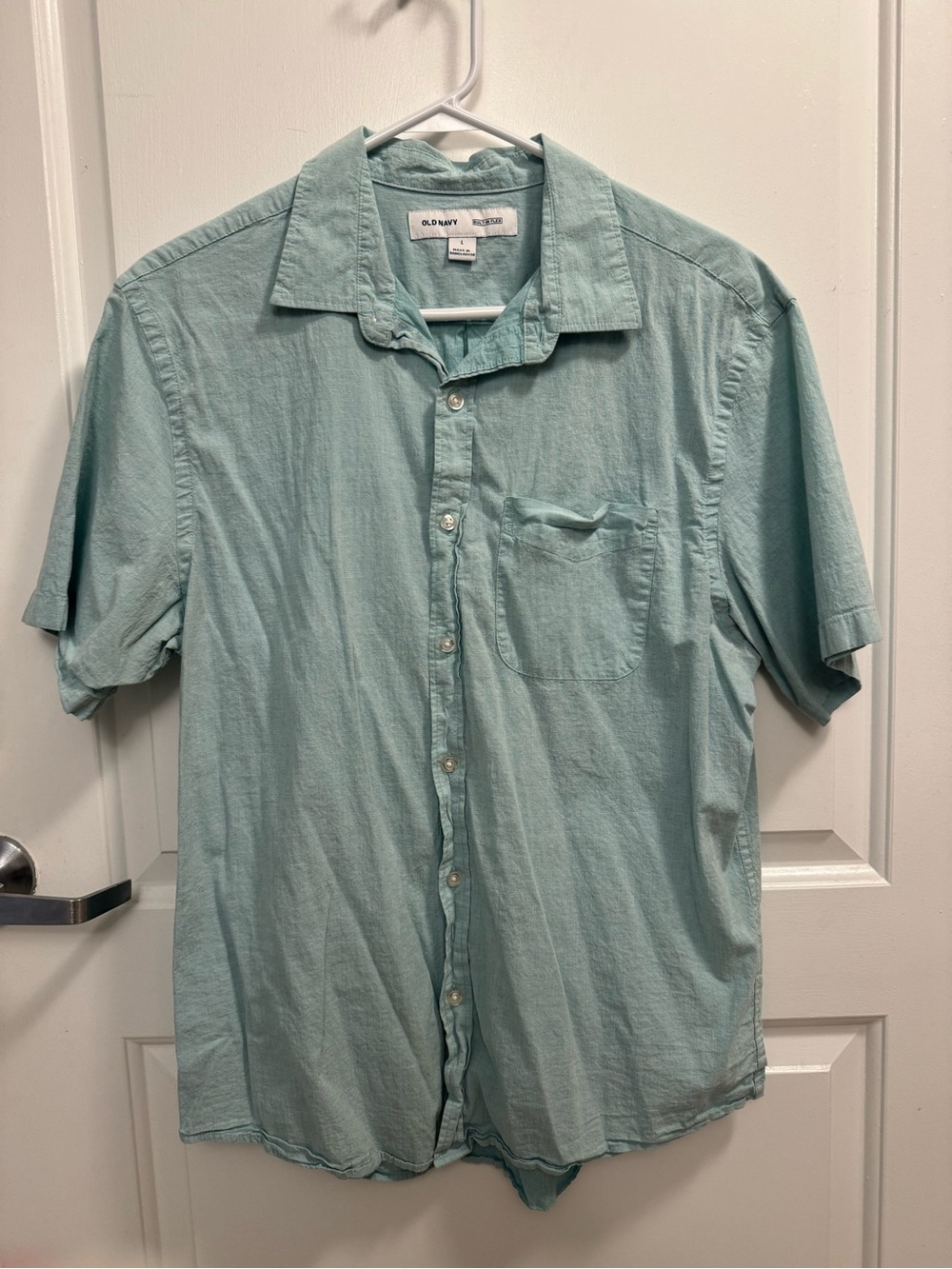 Men’s Old Navy Lightweight Short-Sleeve Button-Up Shirt